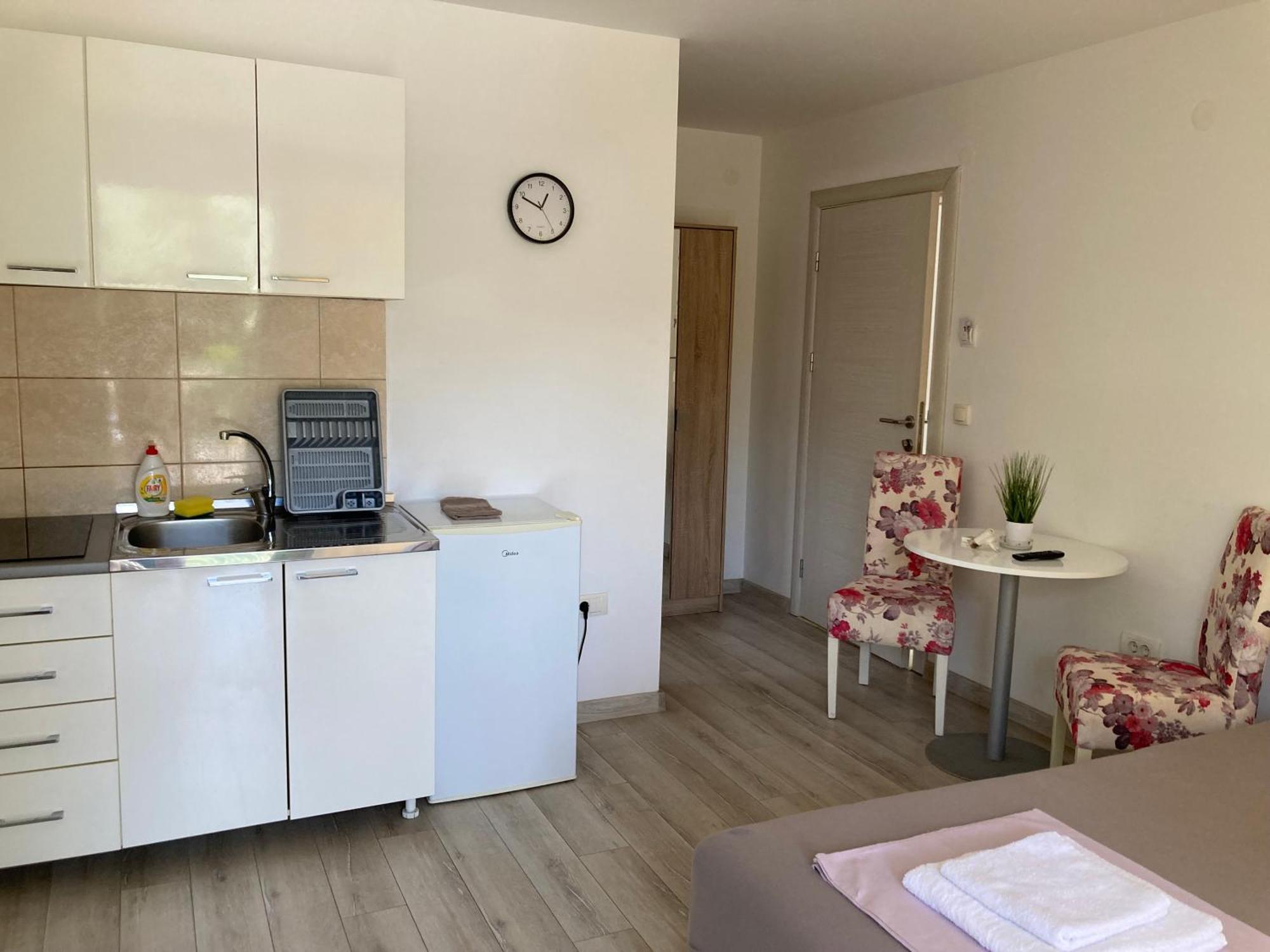 Budva, Jaz, Apartmani Dif Екстер'єр фото